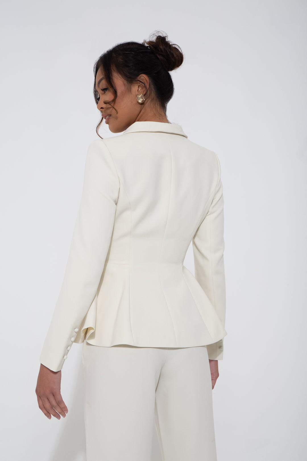 Hassana - Peplum luxurious Structured Crepe Blazer- In Off White